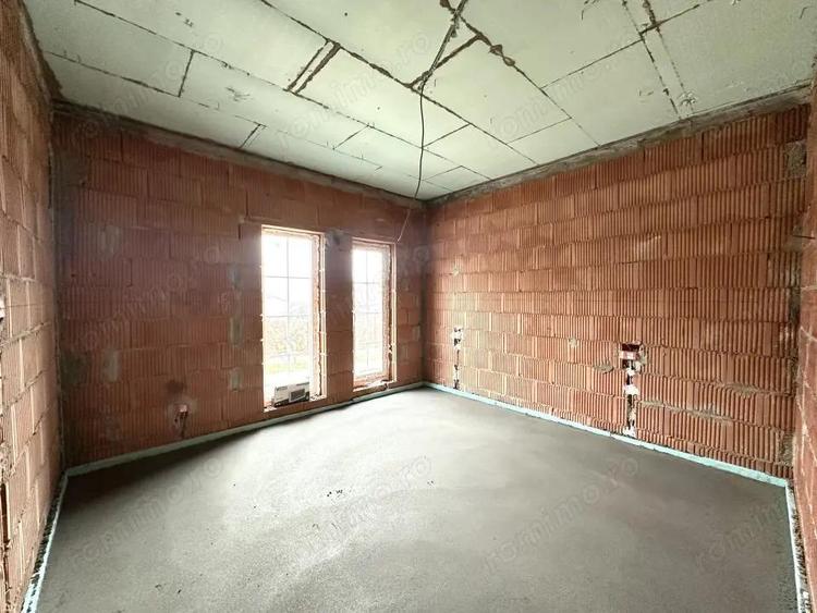 Casă cu 3 camere cu Teren 290 Mp în Sânandrei