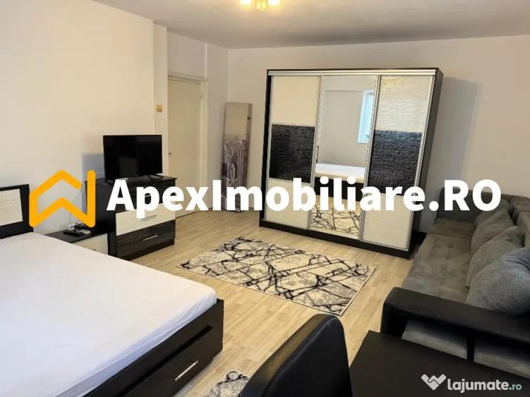 Garsonieră decomandată în Splaiul Unirii
