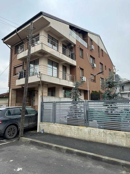 Apartament cu 2 camere semidecomandat în Băneasa
