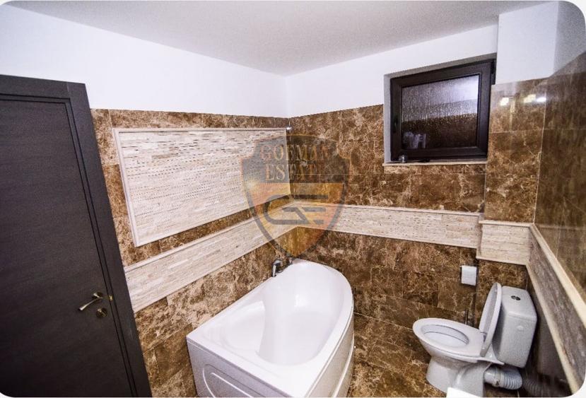 Casă individuală cu 7 camere cu Canalizare în Nord