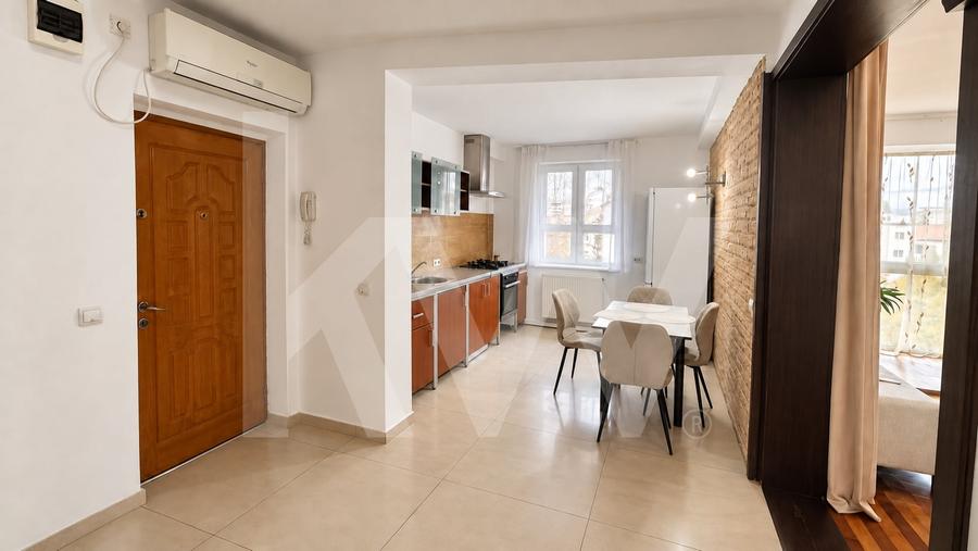 Apartament cu 3 camere decomandat, mobilat în Hipodrom 3
