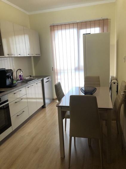 Apartament cu 2 camere decomandat în Spitalul Județean