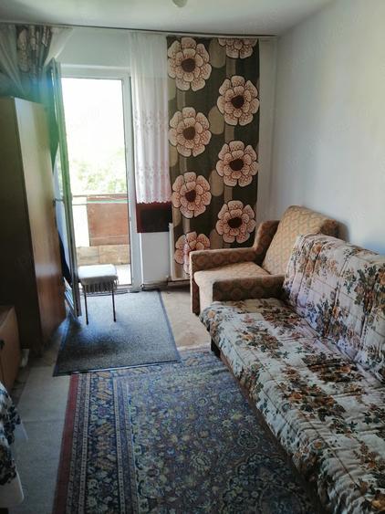 Garsonieră decomandată în Central