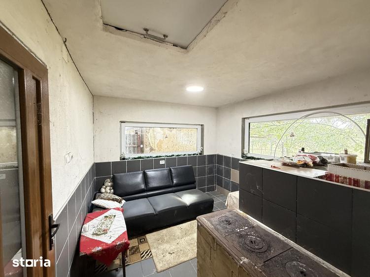 Casă cu 2 camere cu Teren 563 Mp în Horia
