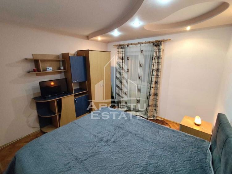 Apartament cu 3 camere decomandat, mobilat în Spitalul Județean