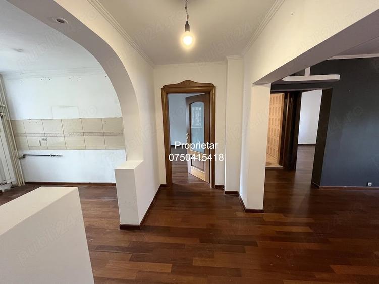 Apartament cu 4 camere decomandat în Vitan