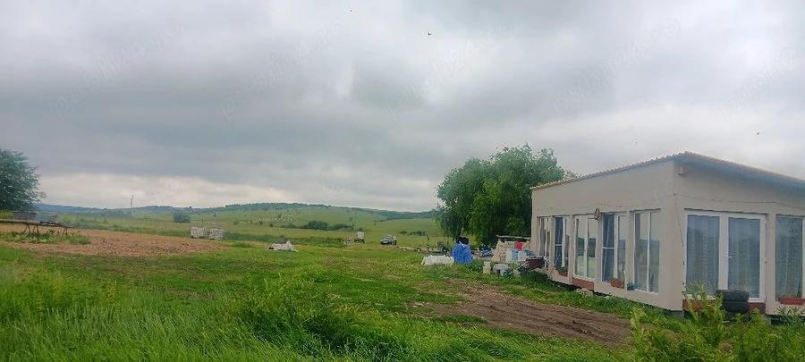 Teren de 4200 mp, în Ianova