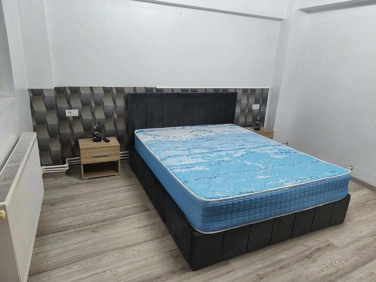 Apartament cu 3 camere decomandat în Trocadero