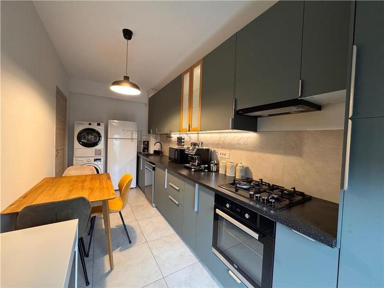 Apartament cu 2 camere decomandat, mobilat în Aviației