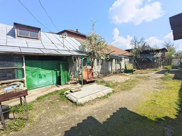 Casă cu 4 camere în Central