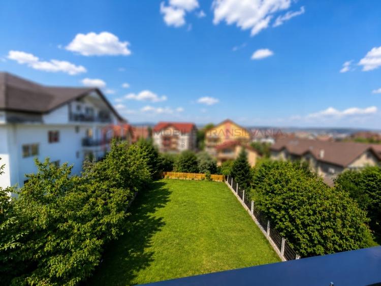 Birou, de 330 mp, în Europa
