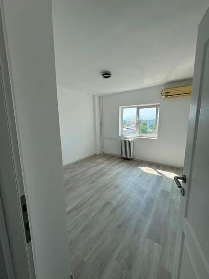 Apartament cu 4 camere decomandat în Cantacuzino