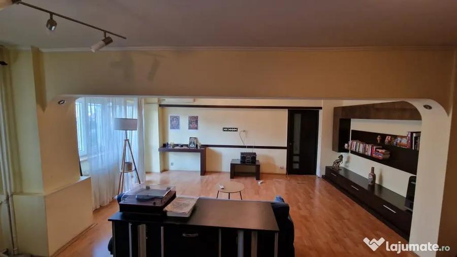 Apartament cu 3 camere semidecomandat în 13 Septembrie