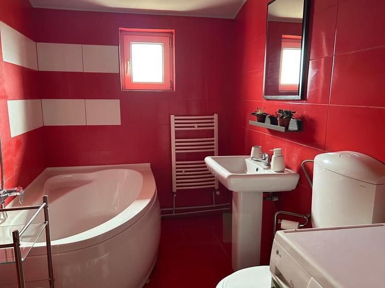 Apartament cu 2 camere decomandat în Lidia