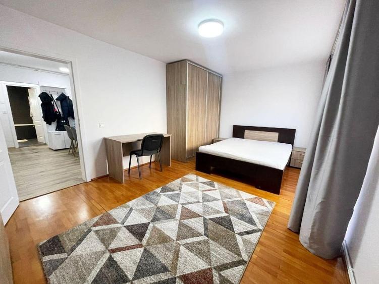 Apartament cu 3 camere decomandat, mobilat în Zorilor