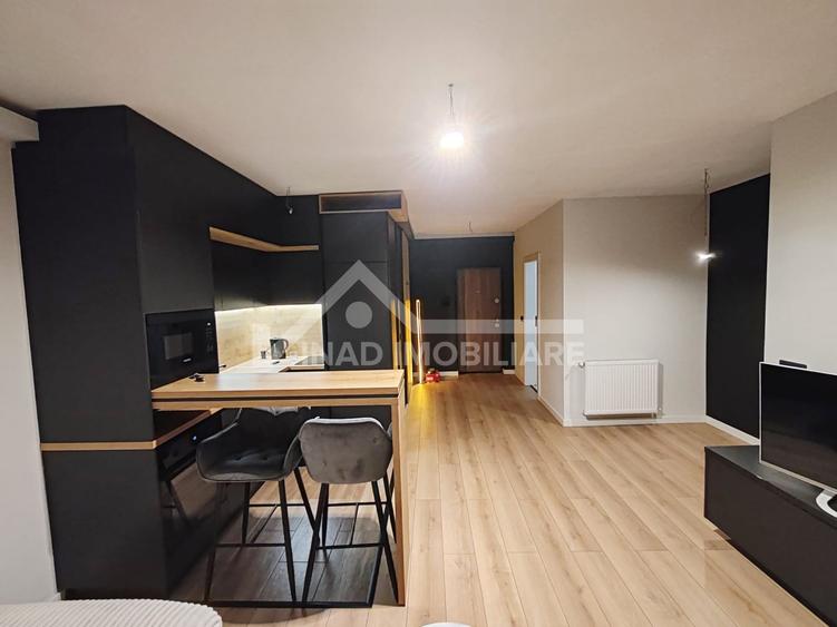 Apartament cu 2 camere semidecomandat, mobilat în Florești