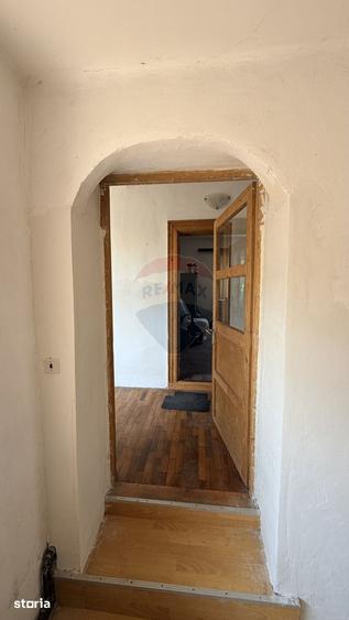 Casa in Valea Viilor proprietate spa?ioasa cu teren de 1400 mp - 1