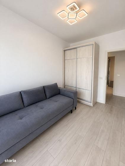 Apartament cu 3 camere decomandat în Tractorul