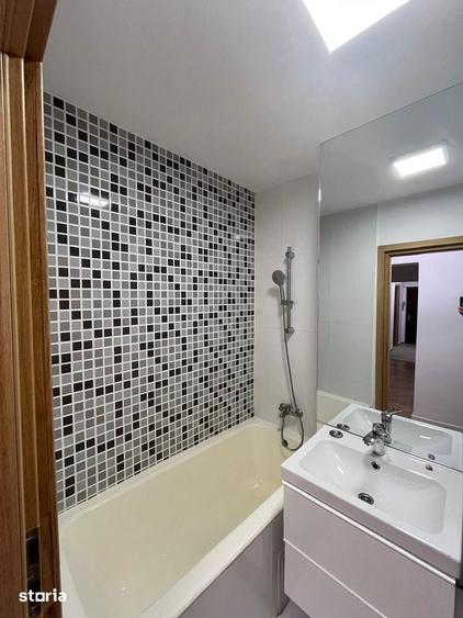 Apartament cu 3 camere semidecomandat în Ștefan cel Mare