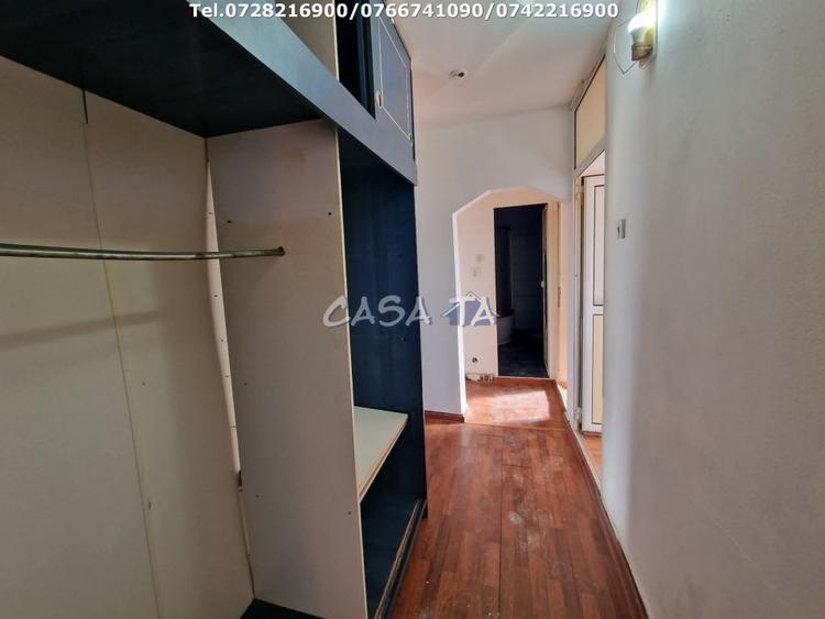 Apartament cu 3 camere decomandat în Central