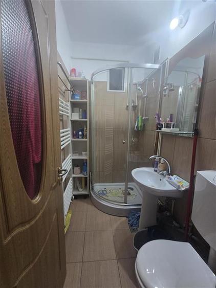 Apartament cu 2 camere semidecomandat, mobilat în Exterior Vest