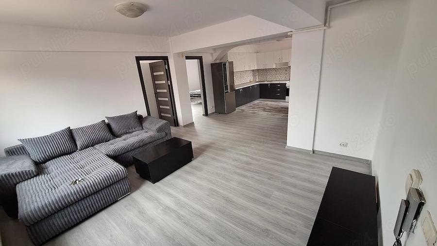 Apartament cu 3 camere semidecomandat în Obor