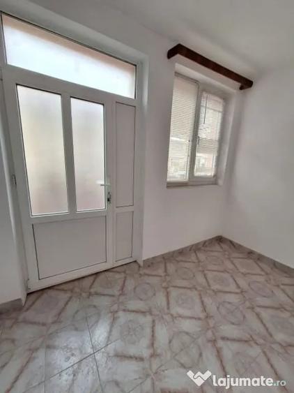 Casă cu 3 camere cu Teren 183 Mp în Central