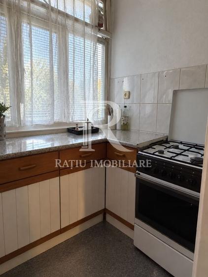 Apartament cu 2 camere semidecomandat, mobilat în Rogerius