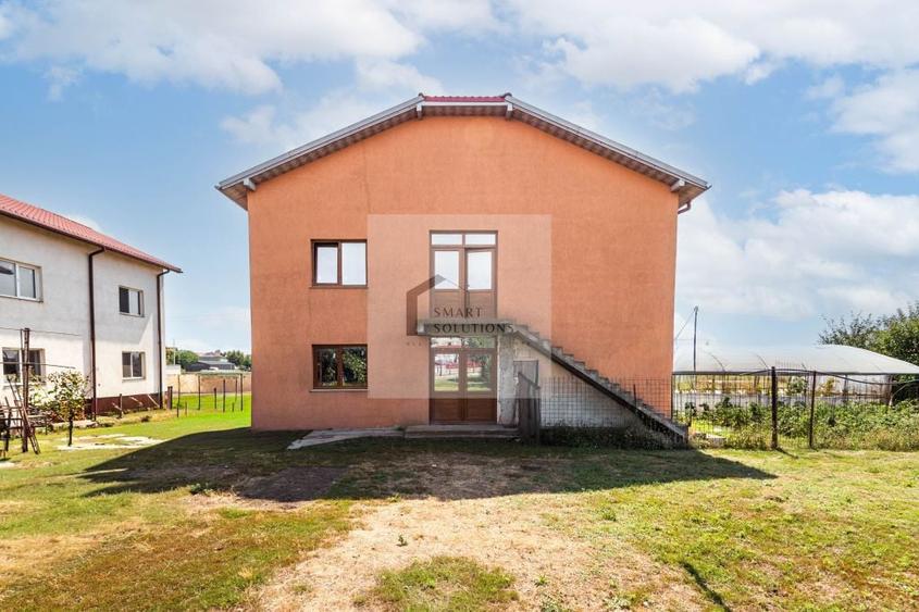 Casă cu 5 camere cu Teren 1000 Mp în Central