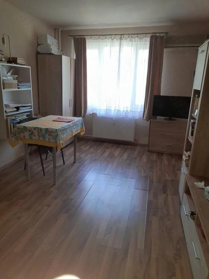 Apartament cu 3 camere decomandat în Drumul Taberei