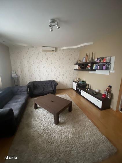 Casă cu 4 camere cu Teren 1600 Mp în Central