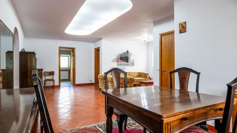 Casă individuală cu 3 camere cu Teren 350 Mp în Periferie