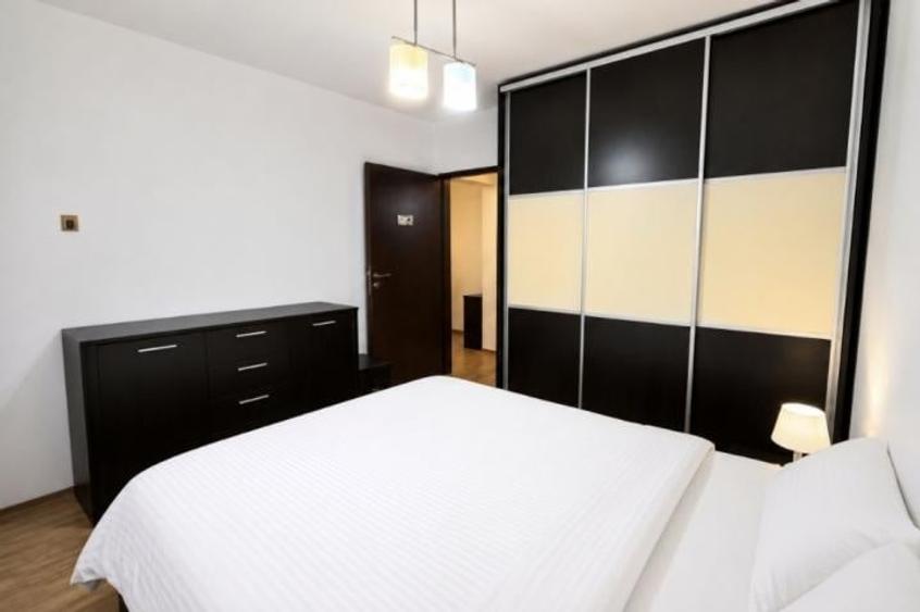 Apartament cu 2 camere semidecomandat, mobilat în Victoriei