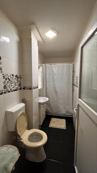 Apartament cu 3 camere decomandat în Tineretului