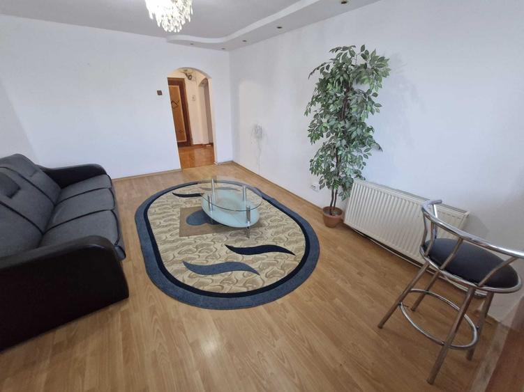 Apartament cu 2 camere decomandat în Cornișa
