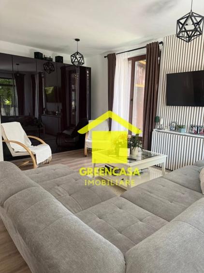 Duplex cu 4 camere cu Canalizare în Florești