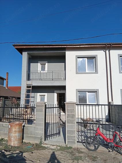 Casă cu Teren 300 Mp în Giroc