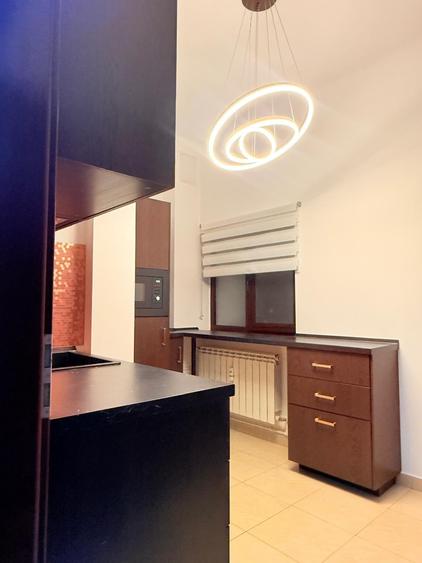 Apartament cu 4 camere decomandat în Magheru