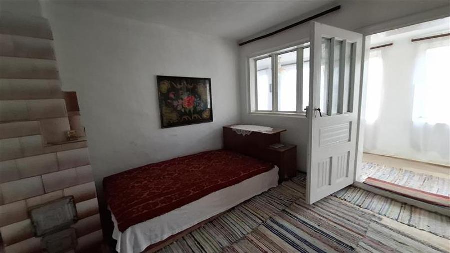 Casă individuală cu 6 camere cu Teren 3118 Mp în Măicănești