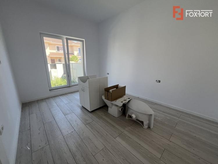 Duplex cu 4 camere cu Canalizare în Moșnița Nouă