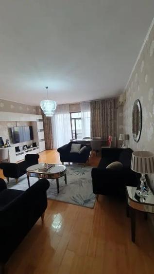 Apartament cu 3 camere decomandat în Vest