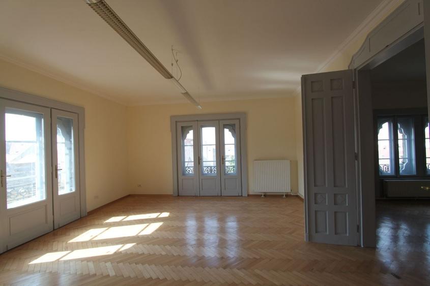 Birou, de 180 mp, în Ultracentral