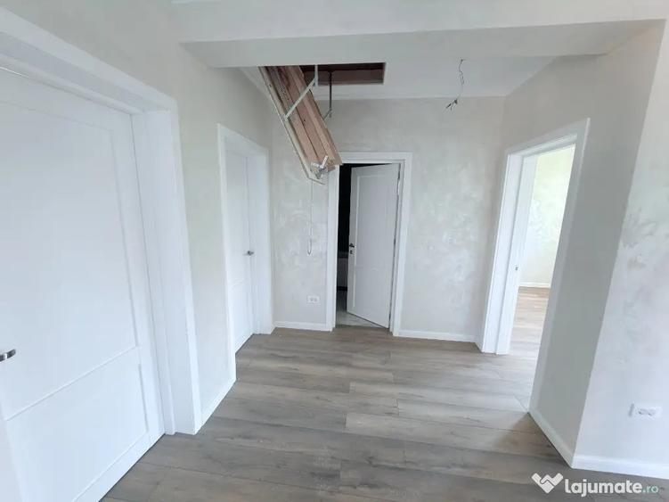 Casă cu 3 camere cu Teren 300 Mp în Central