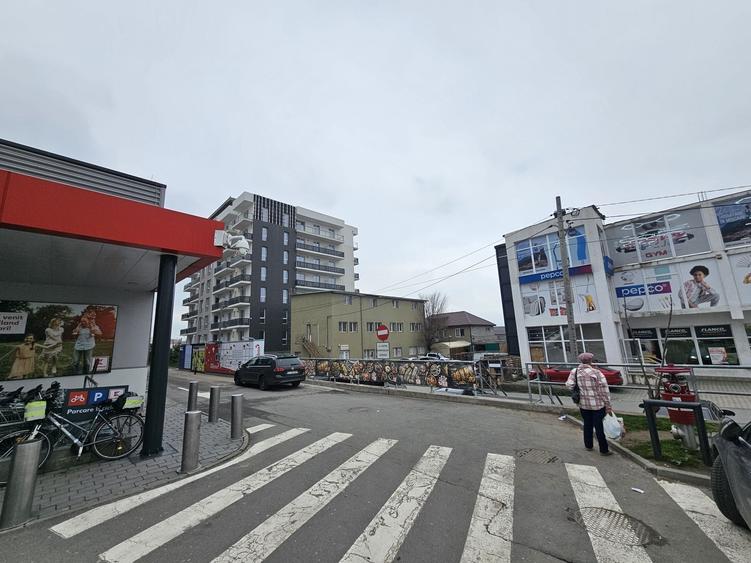 Casă cu 4 camere cu Teren 600 Mp în Central