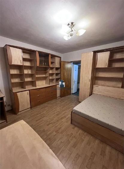 Garsonieră semidecomandată în Apărătorii Patriei
