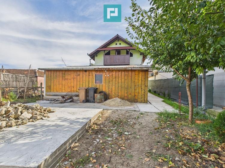 Casă individuală cu 3 camere cu Canalizare în Central