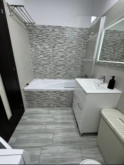 Apartament cu 2 camere decomandat, mobilat în Păcii