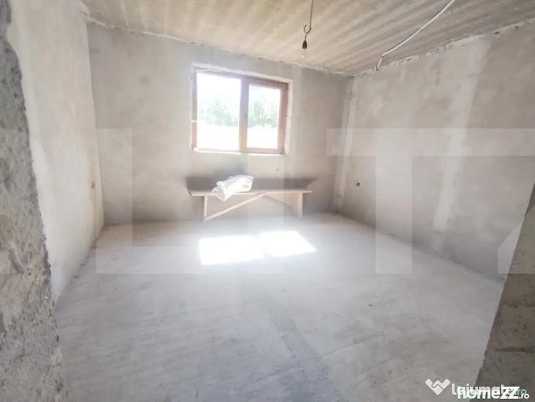 Casă cu 3 camere cu Teren 3500 Mp în Central