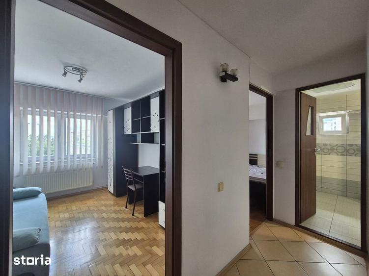 Apartament cu 3 camere decomandat, mobilat în Sud