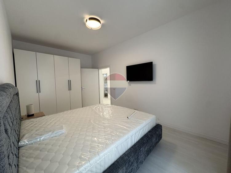 Apartament cu 2 camere semidecomandat, mobilat în Central